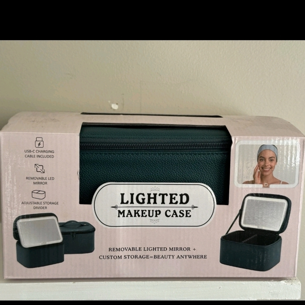 Lighted Makeup Case USB C Charging Removable Mirror Adjustable Storage black